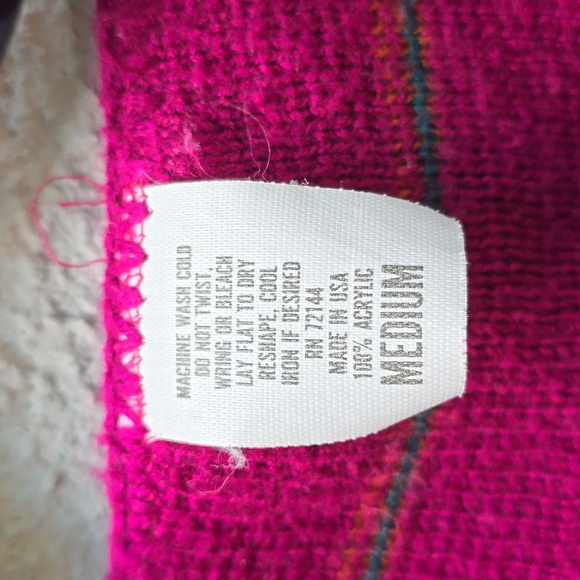 Vintage Magenta Dark Pink Sweater Vest Size Medium - Picture 6 of 8